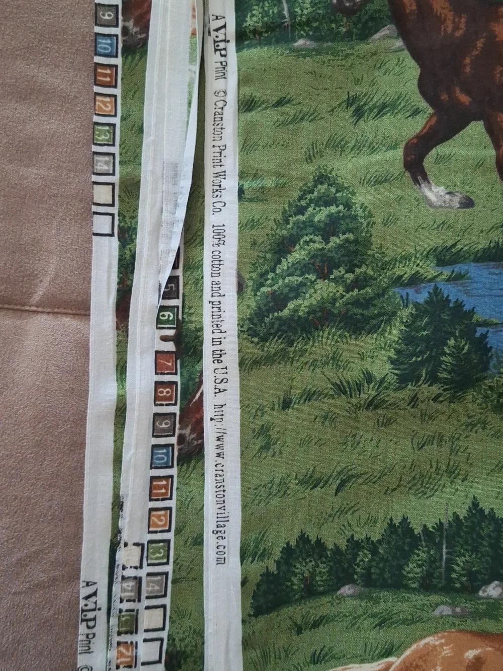 6 Yards Green Horse Meadow 100% Cotton Fabric - Scenic Horse Print - Picture 2 of 3